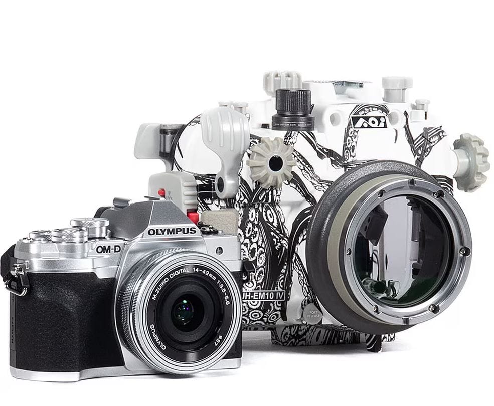 Backscatter - Olympus E-M10 IV Camera & Octo Housing Package - Image 2