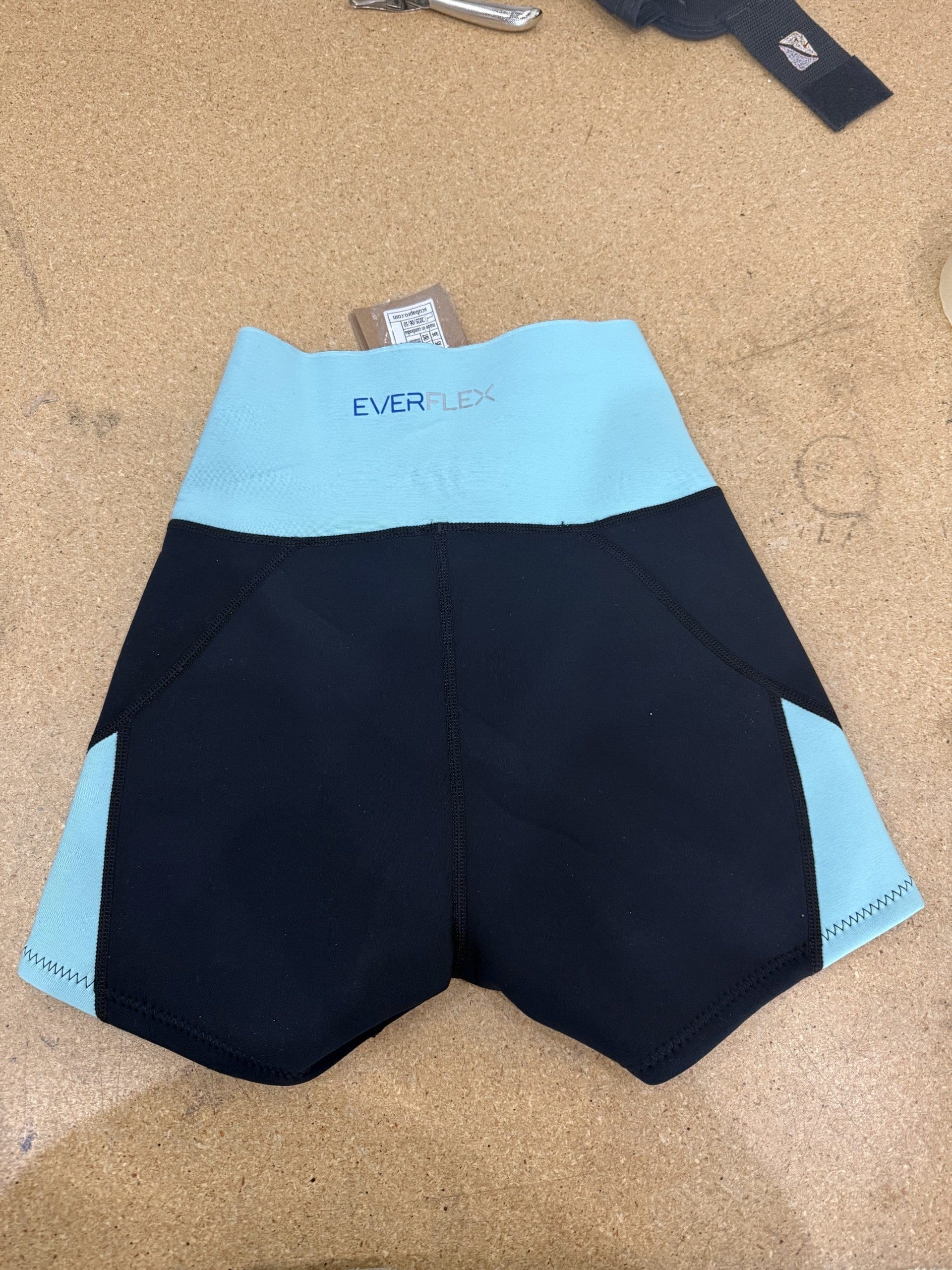 SCUBAPRO - OPEN BOX Women Everflex 1.5MM Shorts (Size XS) - Image 3